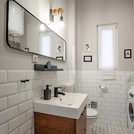 Jade In Downtown Dob27 *