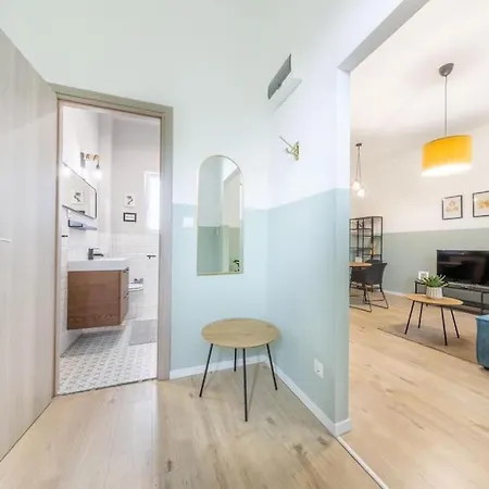 Jade In Downtown Dob27